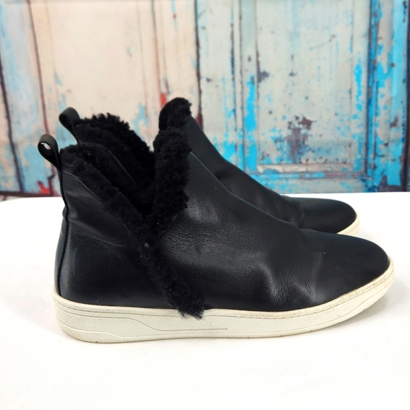 Aquatalia Sherpa Lined Sneakers‎ - Picture 2 of 9